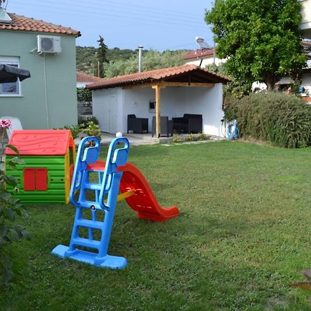 Ferienwohnung The Olive House Néa Péramos Exterior foto